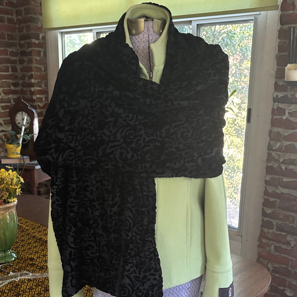 Valerie Stevens Black Velvet Wrap